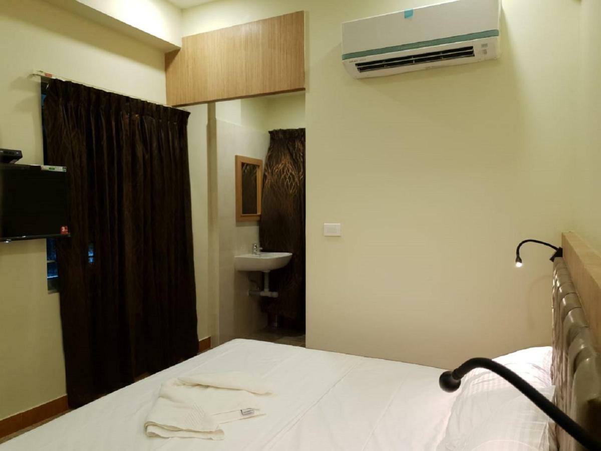 Amutham Residency Hotel Tiruchirappalli Bagian luar foto