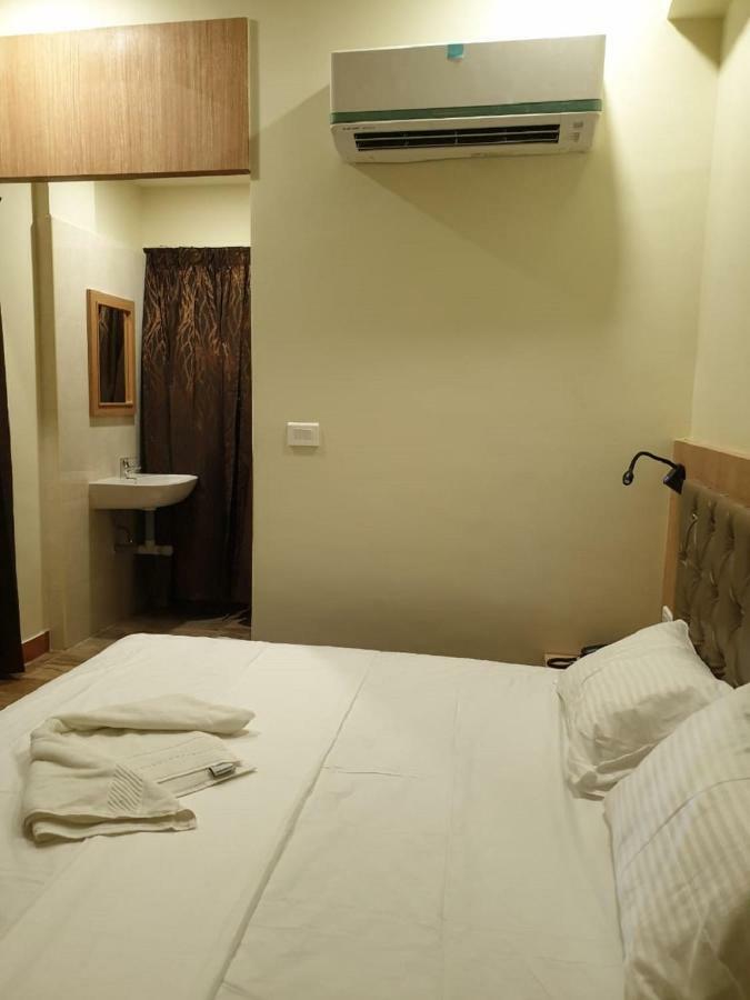 Amutham Residency Hotel Tiruchirappalli Bagian luar foto