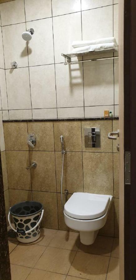 Amutham Residency Hotel Tiruchirappalli Bagian luar foto
