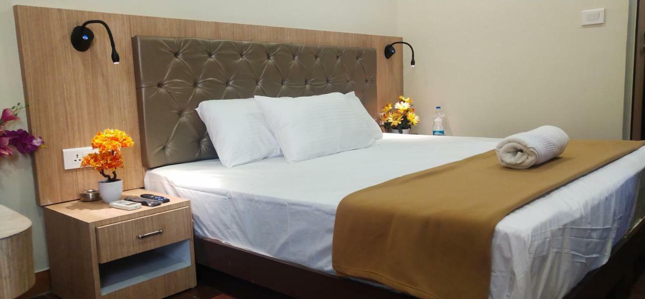 Amutham Residency Hotel Tiruchirappalli Bagian luar foto