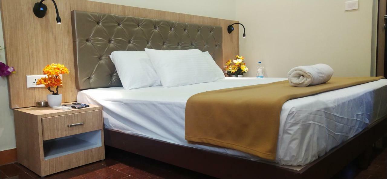 Amutham Residency Hotel Tiruchirappalli Bagian luar foto