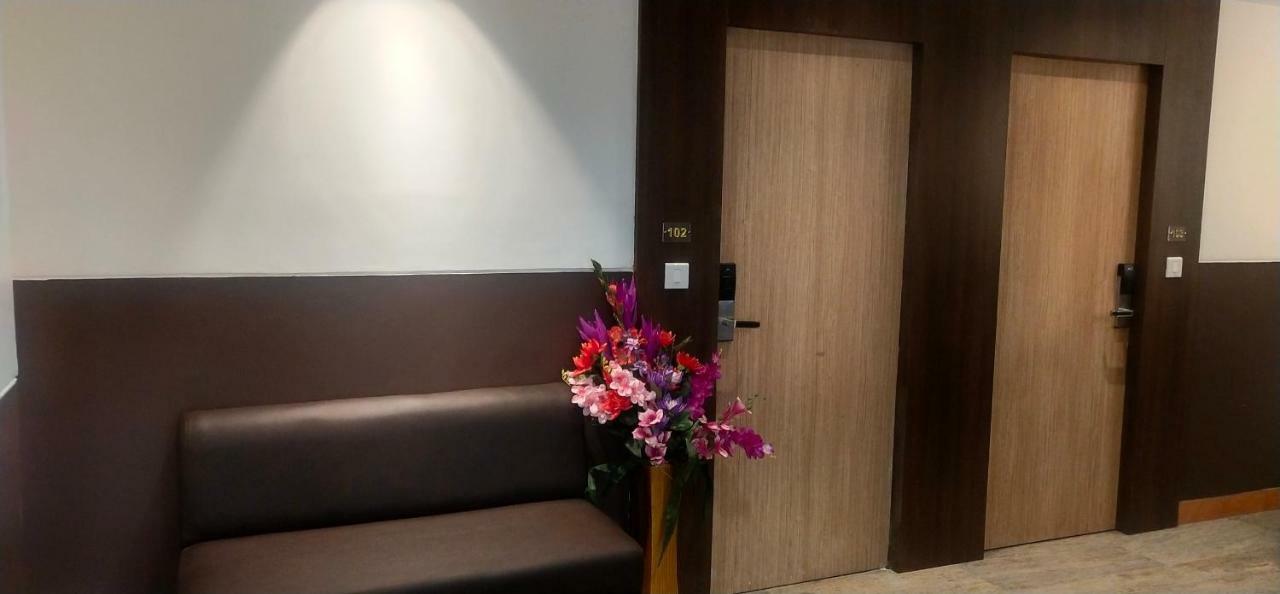Amutham Residency Hotel Tiruchirappalli Bagian luar foto