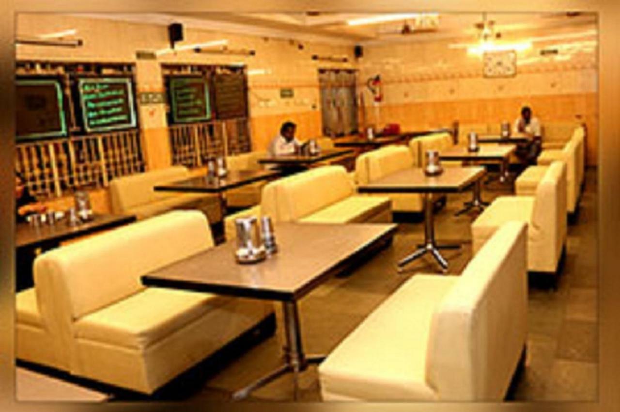 Amutham Residency Hotel Tiruchirappalli Bagian luar foto